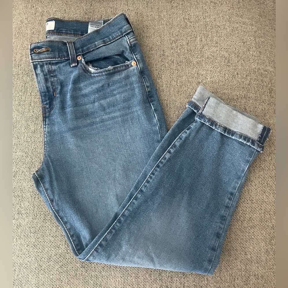 NWOT Levi’s Denizen Boyfriend Jean